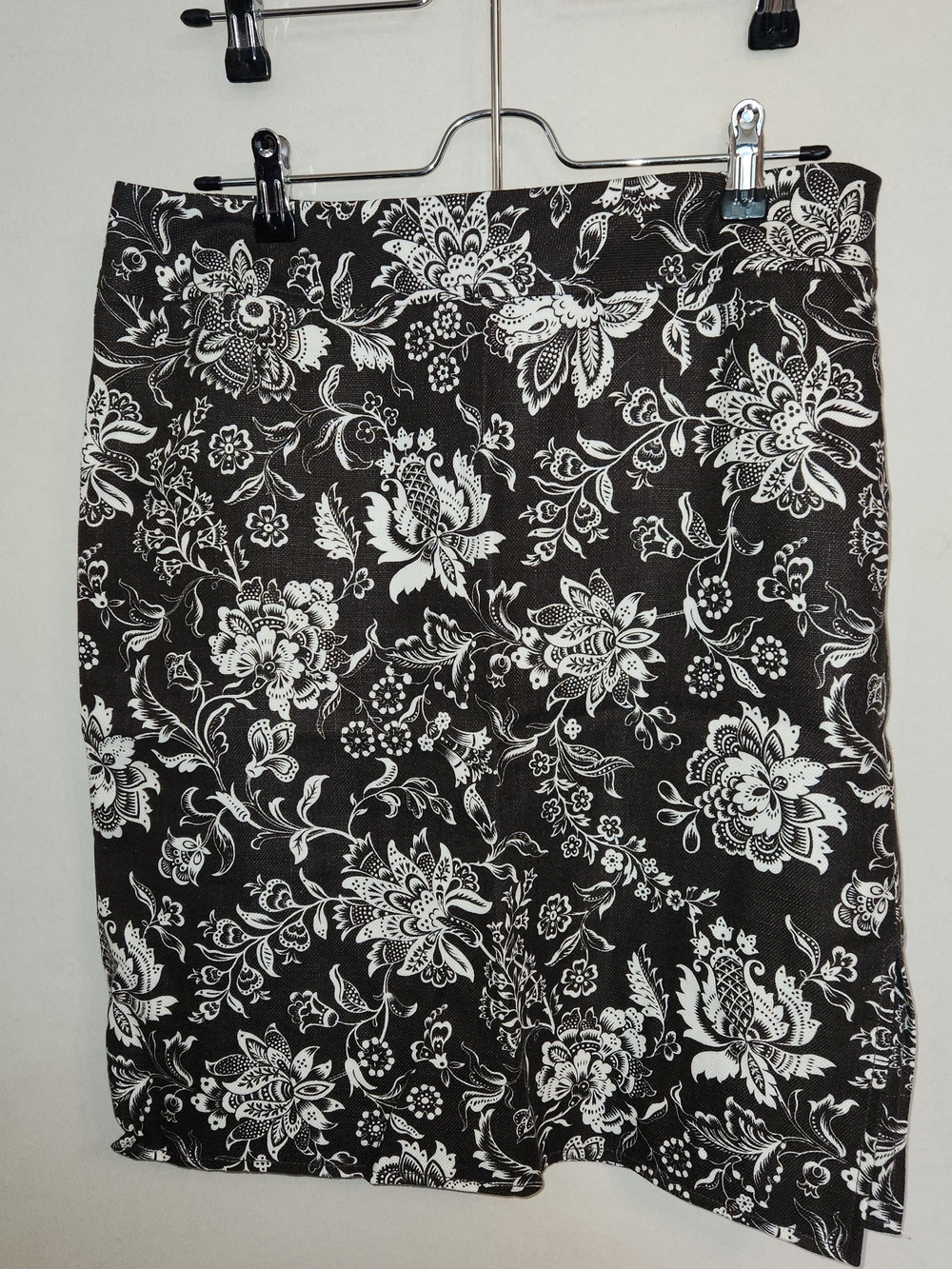 LOFT Black and White Floral A-Line Skirt